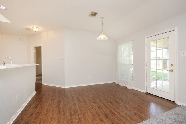 Building Photo - 3326 Appleton Dr