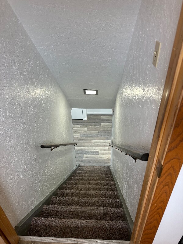 Building Photo - 9418 Meredith Ave