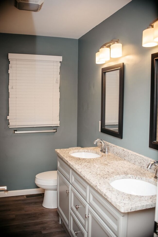 Building Photo - 1449 Jill Dr