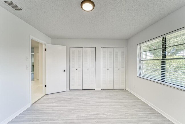 Building Photo - 1326 Idlewood Dr