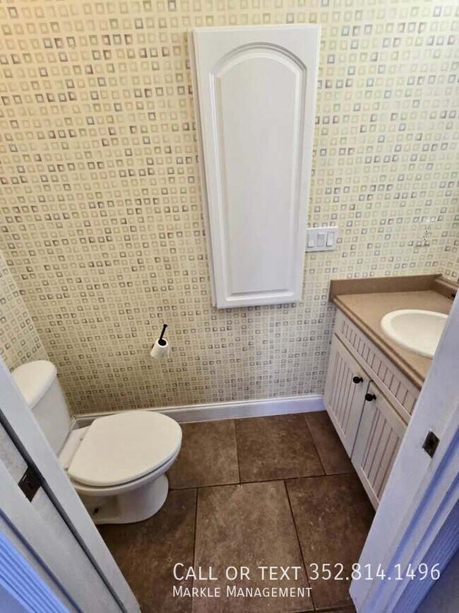 Building Photo - 200 S 11th St