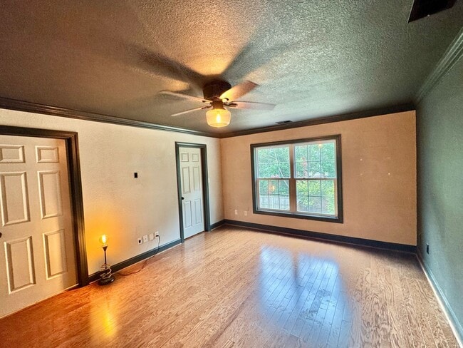 Building Photo - 3-Bedroom Townhouse in Virginia Beach