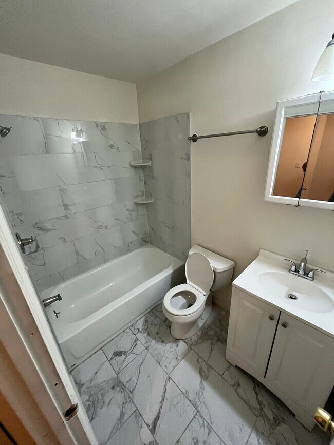 Building Photo - 401 E Dartmouth Dr