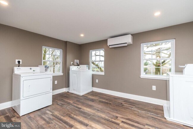 Building Photo - 4844 Old Easton Rd