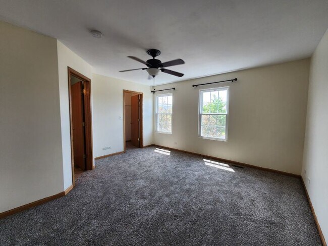 Building Photo - 1804 Parkside Dr