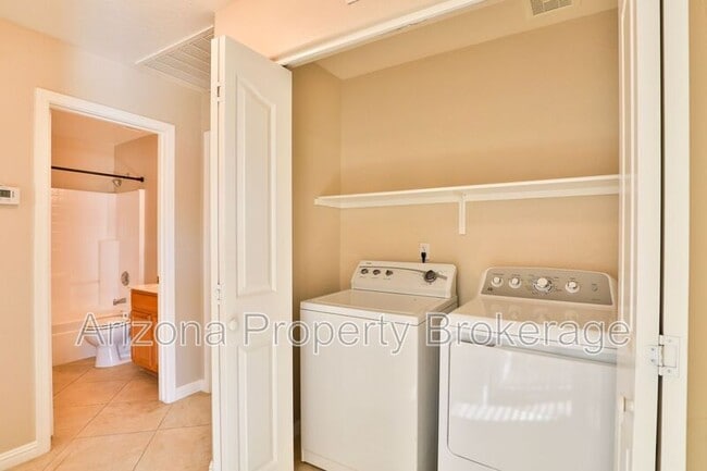 Building Photo - 3574 S Ponderosa Dr