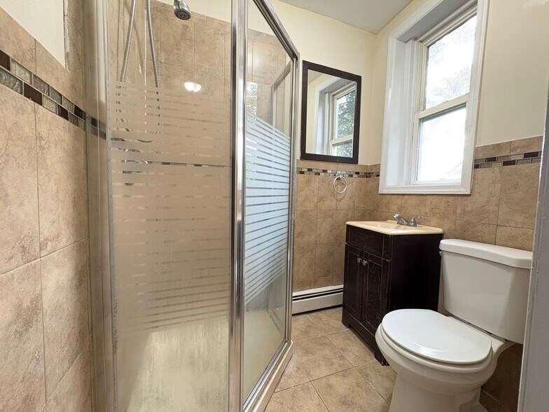 Unit 2 - 45 Jones St