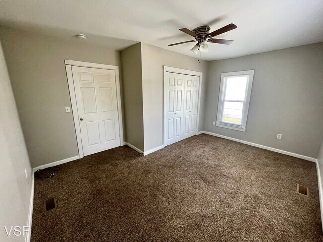 Building Photo - 3 br, 1 bath House - 328 Morehead St.