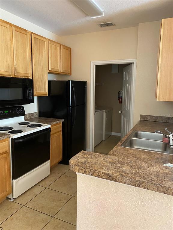 Building Photo - 2406 Courtney Meadows Ct