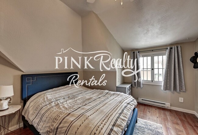 Building Photo - 1610 W Kiowa St