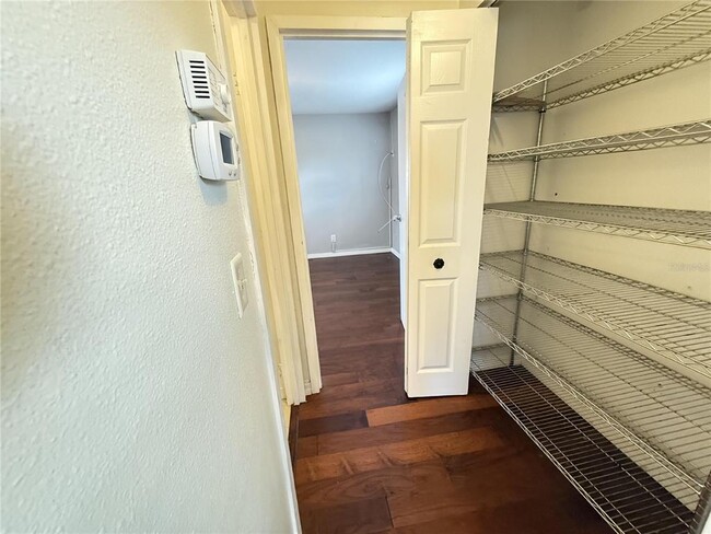 Building Photo - 2202 Clubhouse Dr