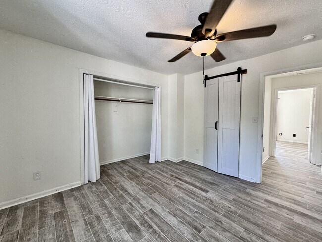 Building Photo - Ready NOW! A Custom Townhouse-Style Duplex Blocks to the Beaches! Fenced Yard - Hot Tub - Pet Fri...