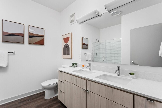 Building Photo - 747 N College Ave