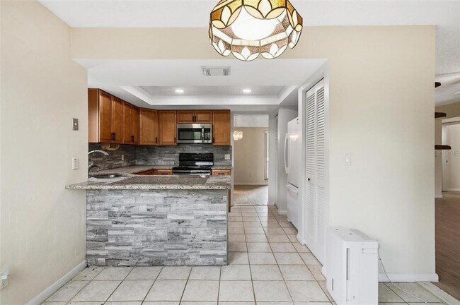 Building Photo - 41 Hembury Ln