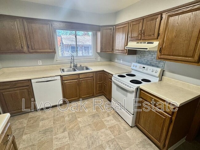 Building Photo - 4705 Nuttfield Ln