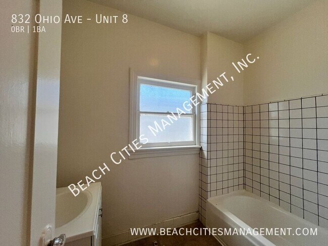 Building Photo - 832 Ohio Ave