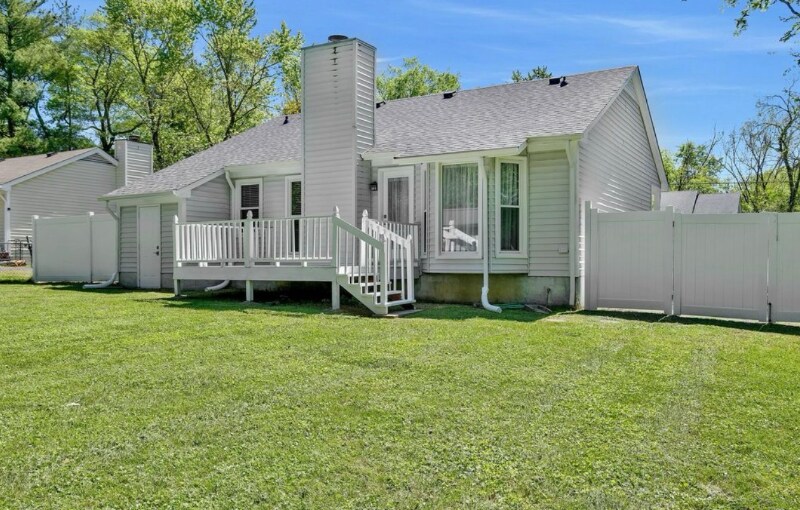 Building Photo - 1017 Rolling Meadow Dr