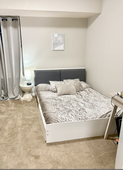 Building Photo - 421 Woodview Ln