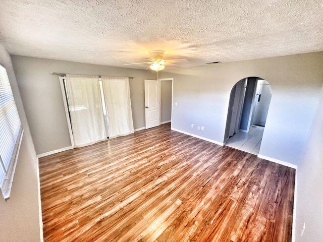 Building Photo - 1365 SE Bayharbor St