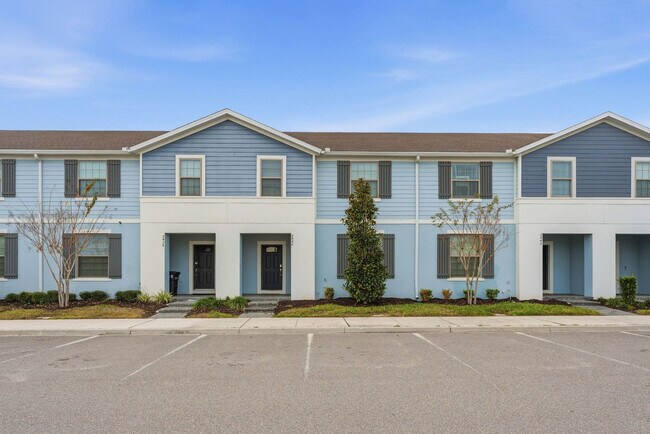 Building Photo - 2440 Dubai St