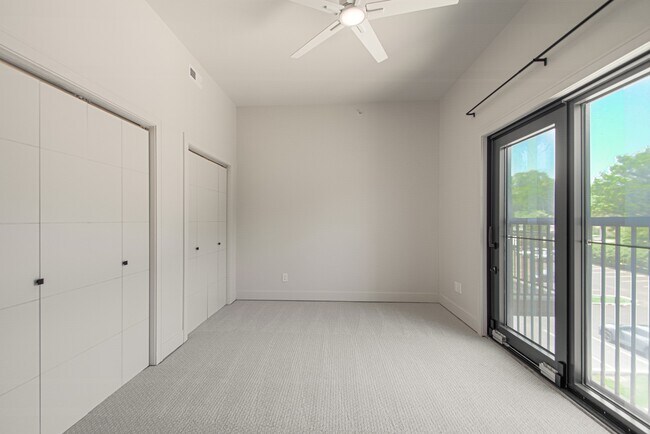 Building Photo - 200 W Gregory Blvd