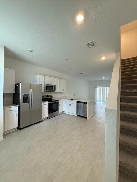 Building Photo - 3082 Skyline Lp
