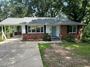 Building Photo - 1604 McCall Dr