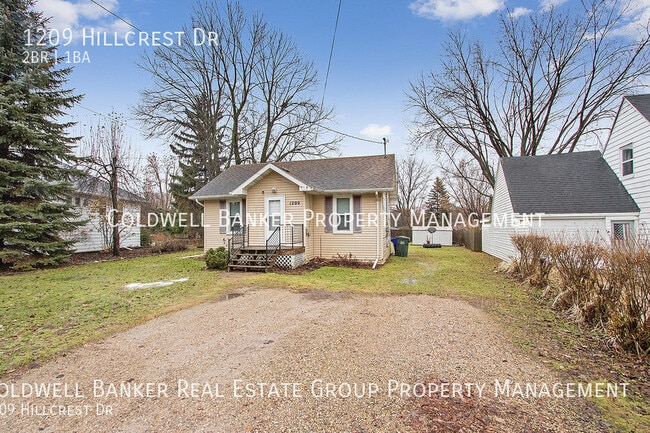 Building Photo - 1209 Hillcrest Dr