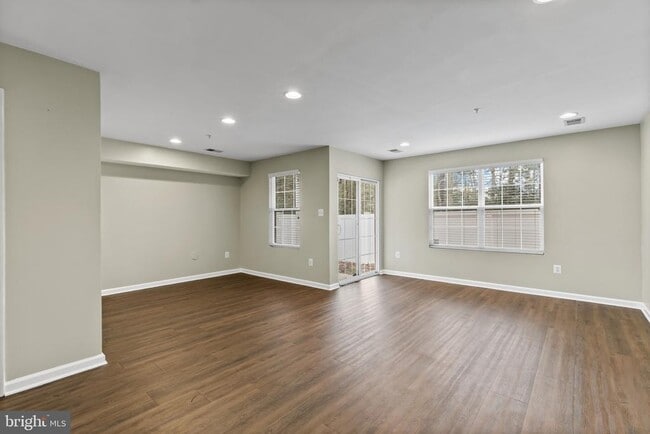 Building Photo - 7544 Stonehouse Run Dr