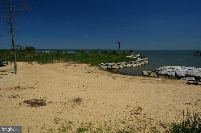 Building Photo - 1193 Maple Ave