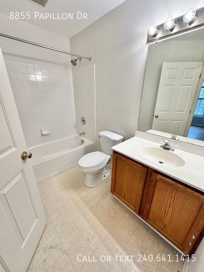 Building Photo - 8855 Papillon Dr