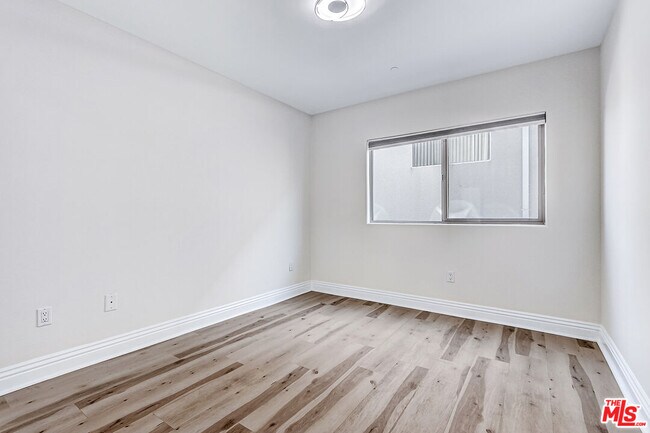 Building Photo - 1520 S Shenandoah St