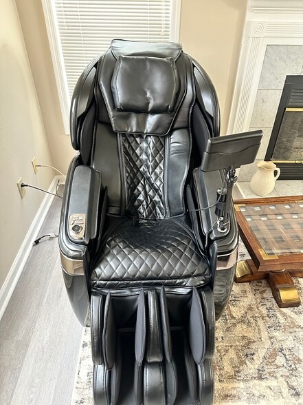 Massage Chair with AI & 26 Pre-prog Massages - 11265 Amy Frances Ln
