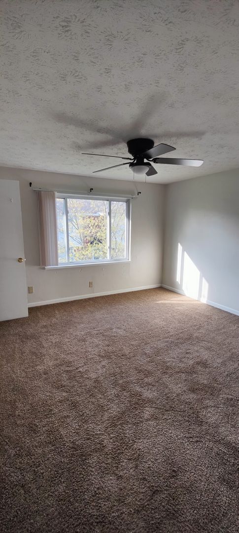 Building Photo - Cozy 2 bed 1 bath  townhouse with attached...