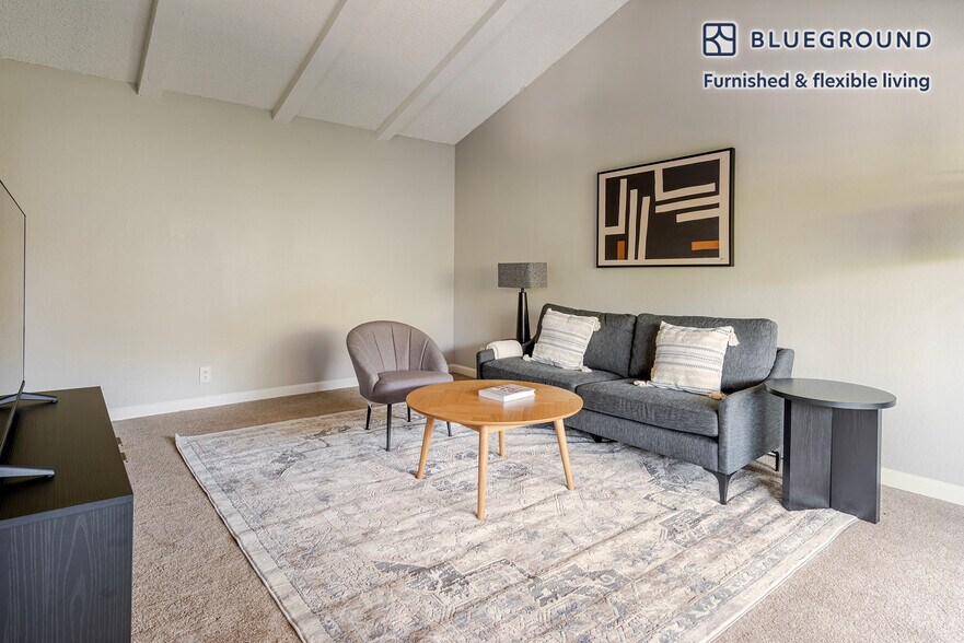 Building Photo - 202 Calvert Dr