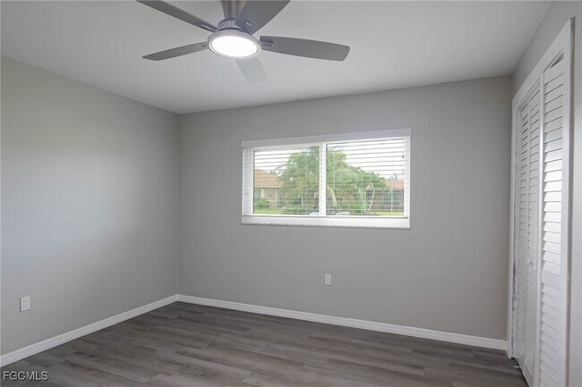 Building Photo - 409 SW 44th St