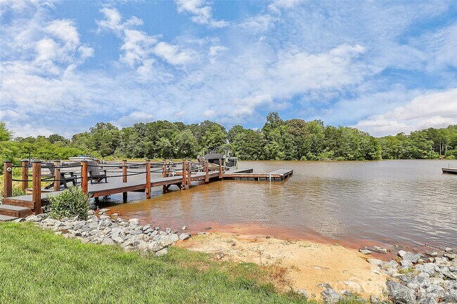 Building Photo - 136 Preston Rd