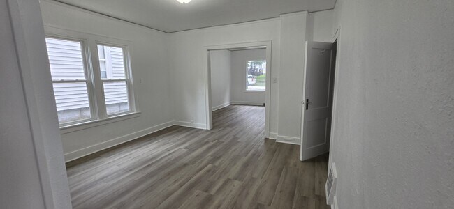 Building Photo - 1539 S 10th St