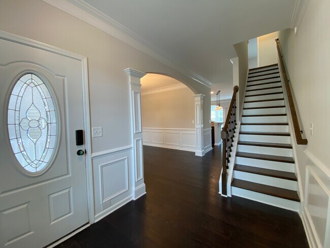Building Photo - 2076 Waverly Ct