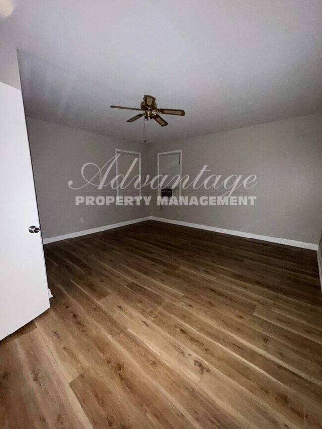 Building Photo - Charming 2 bedroom 1 bathroom home in Berc...