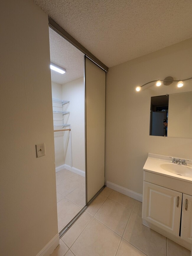 Building Photo - 3830 Coral Tree Cir