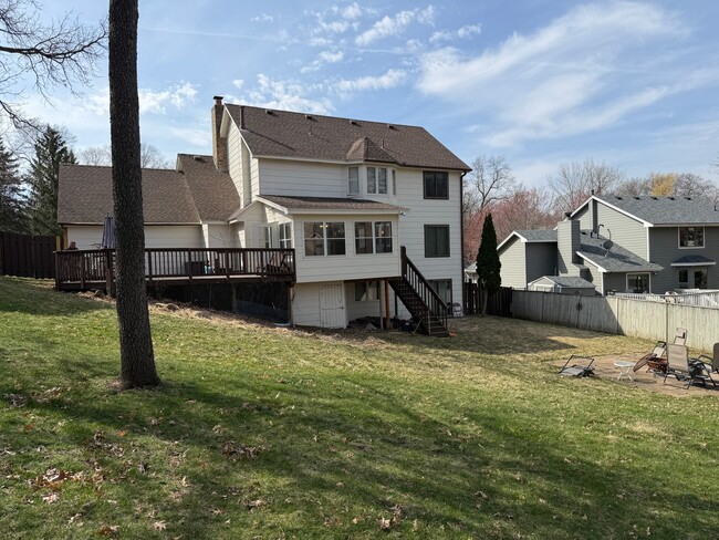 Building Photo - Beautiful 5 Bedroom 3 Bath Home for Rent in Lakeville!! Available NOW!