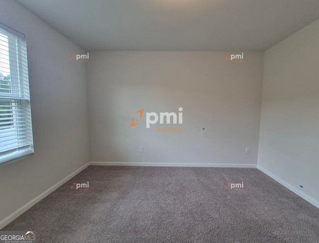 Building Photo - 712 Maddux Dr