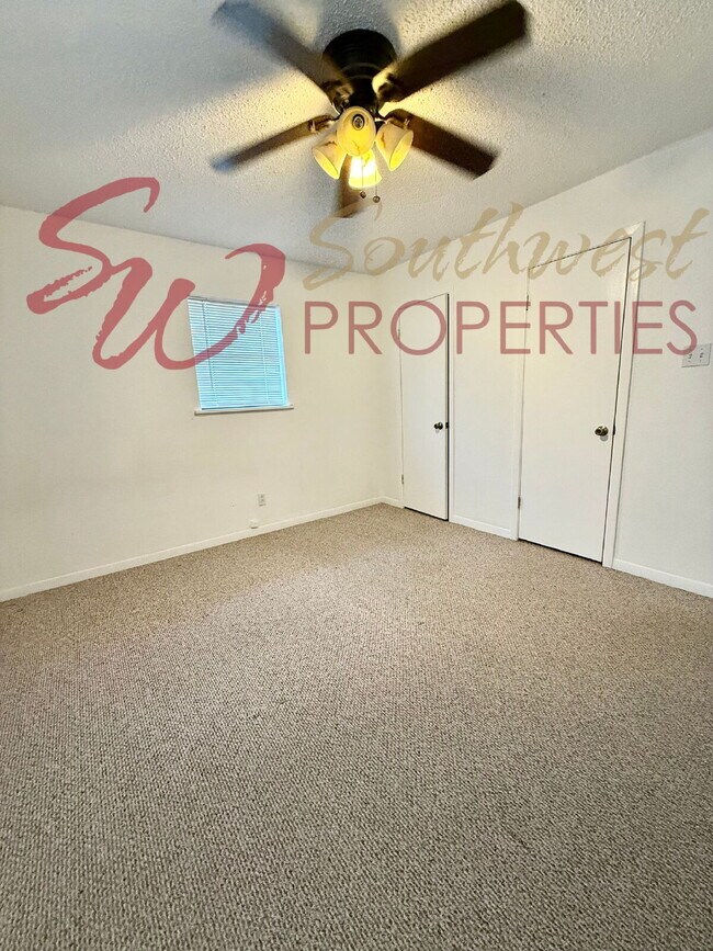 Building Photo - Well maintained 3 bedroom, 2 bathroom in the country