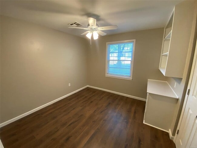Building Photo - 3540 Farwood Dr