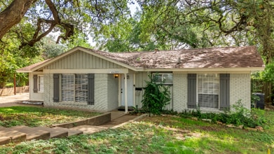 Building Photo - 4603 Lennox Dr