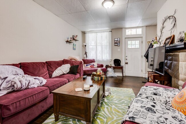 Building Photo - 406 Kingsboro St