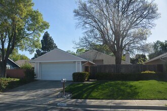 Building Photo - Sharp Pittsburg 3/2