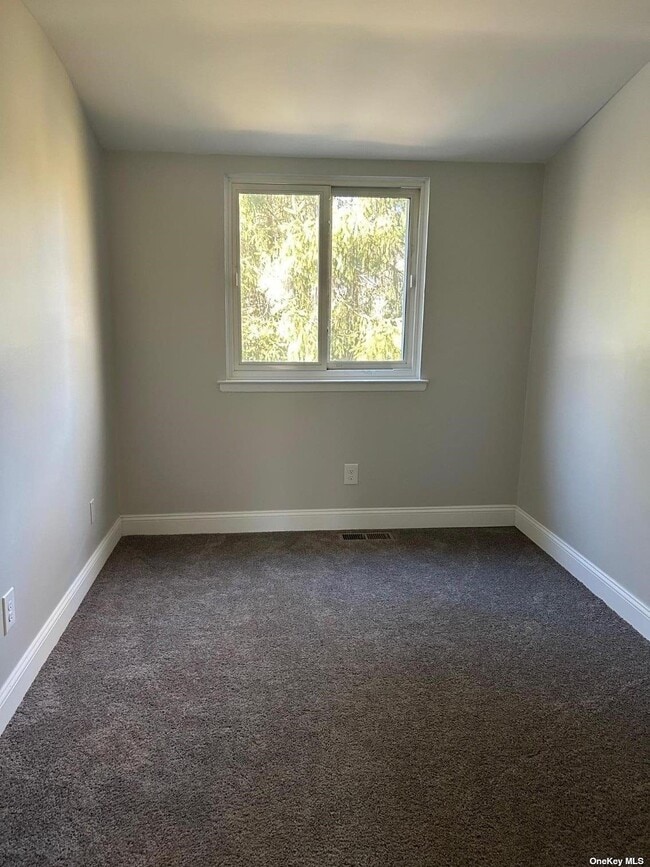 Building Photo - 44 Wooded Way