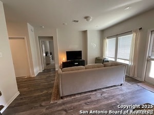 Building Photo - 2118 Silver Maple